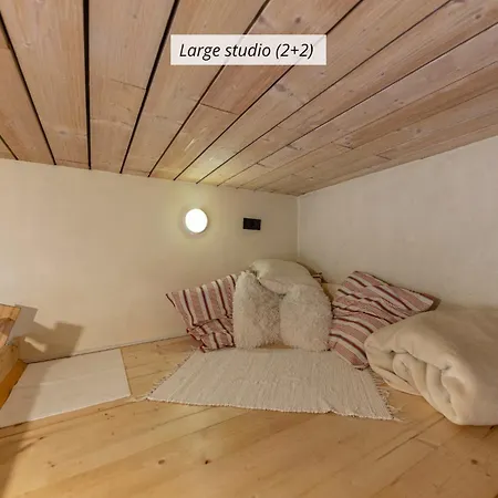 Apartman Iq Wood